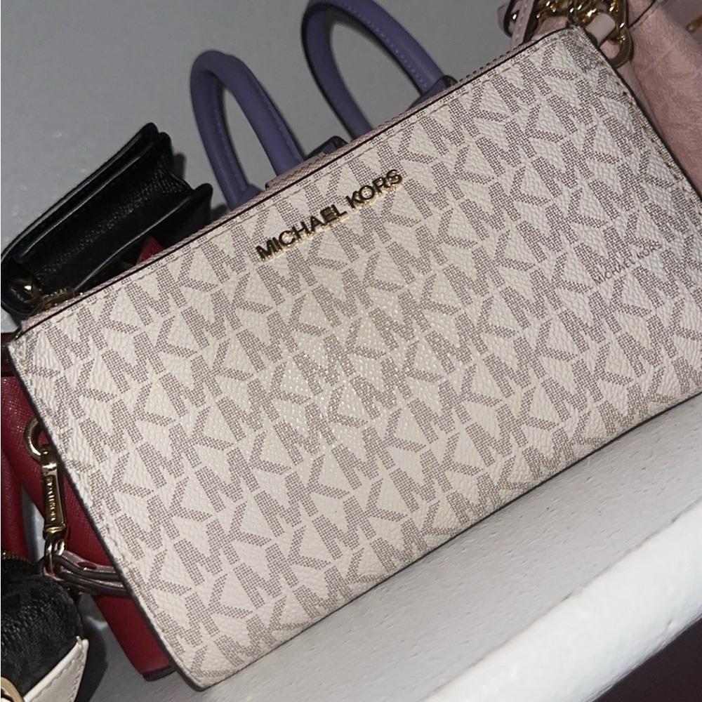Michael kors wallet